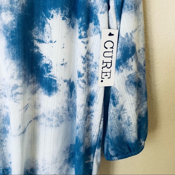 NWT Tie Dye Tie Front Blue & White Blouse Wooden Buttons Woman’s Size M - Picture 4 of 7